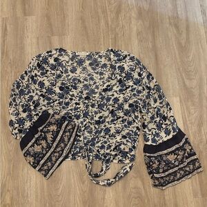 American Eagle Outfitters Navy and Beige Floral Blouse